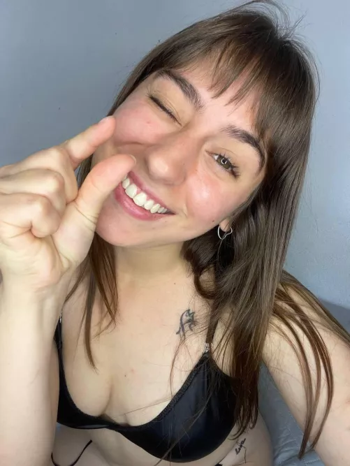 Let’s see who has it smaller??? Come on, I want everyone to say their size, the one who has it smaller will get a prize 🤏😂🥜 small 