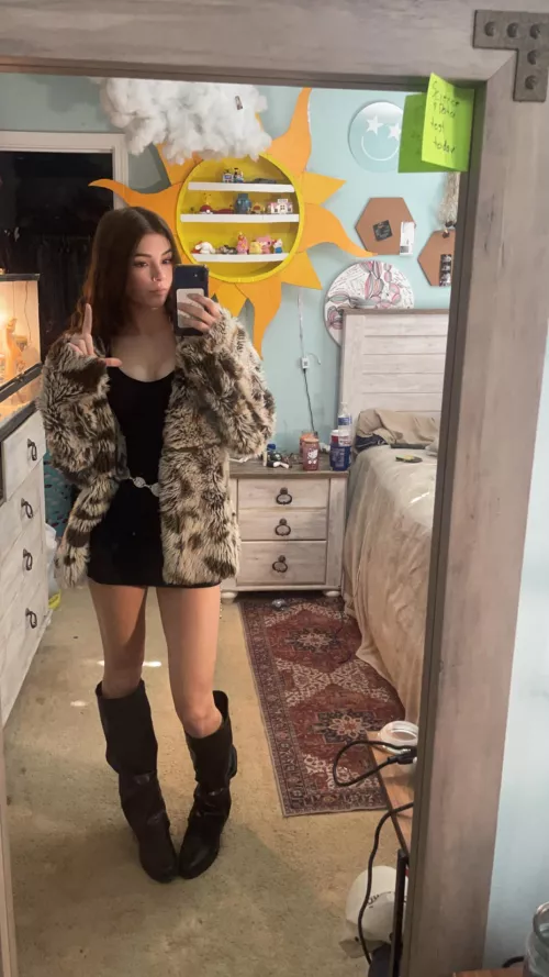 Living my dream life because I’m hot 