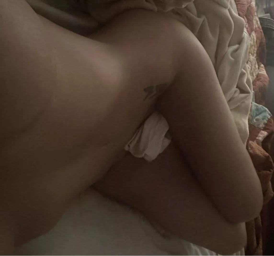 looking for some bad boys to cuddle with me 