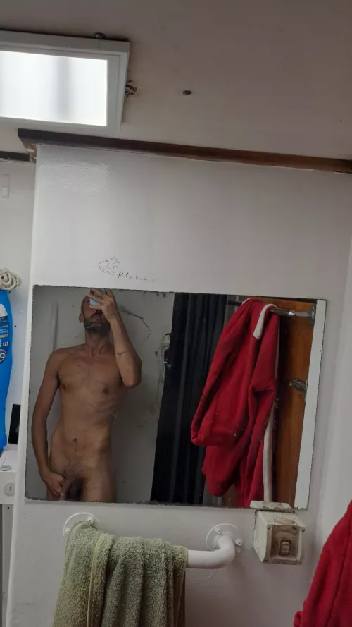 M28 looking for younger friend.. must be 21+