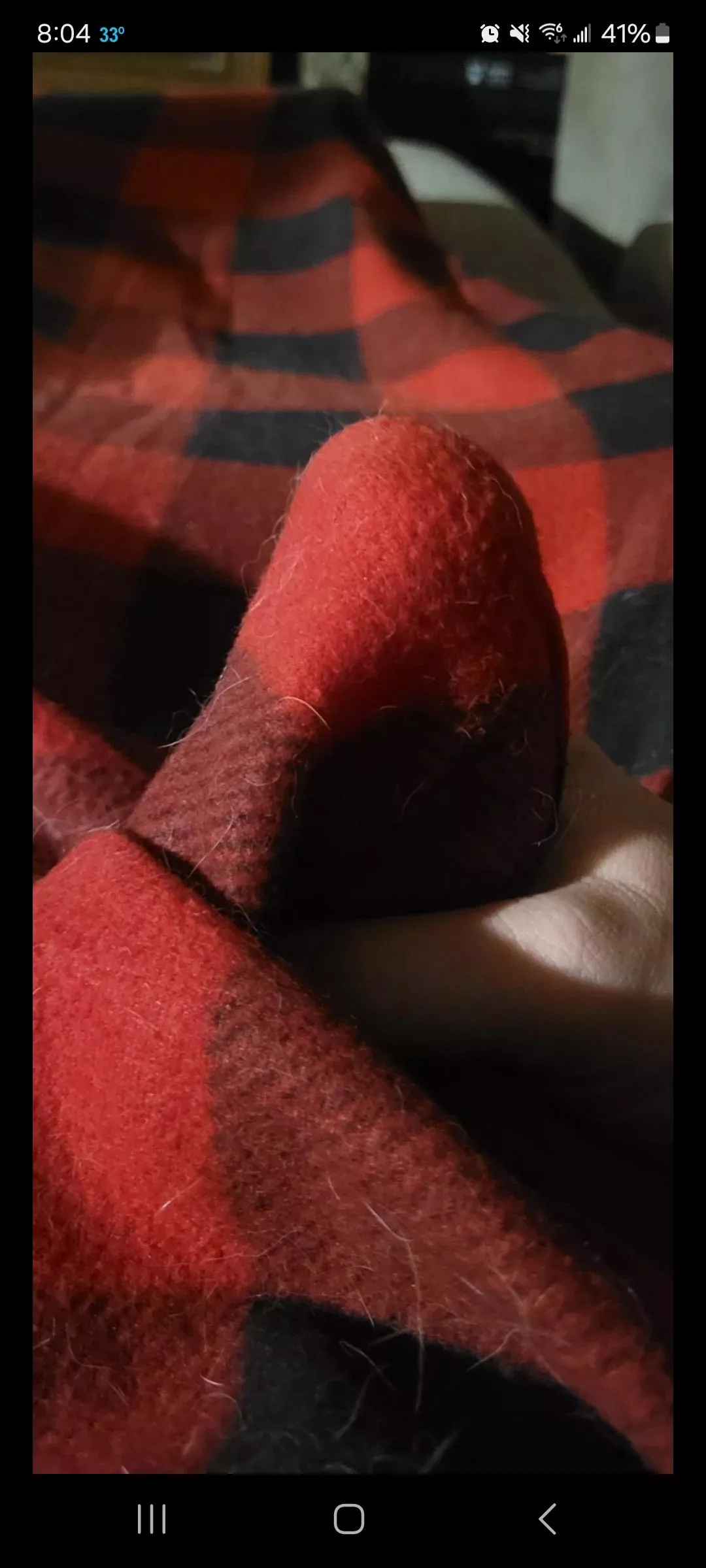 (M4F) dm me if ya wanna see whats hiding underneath! lol