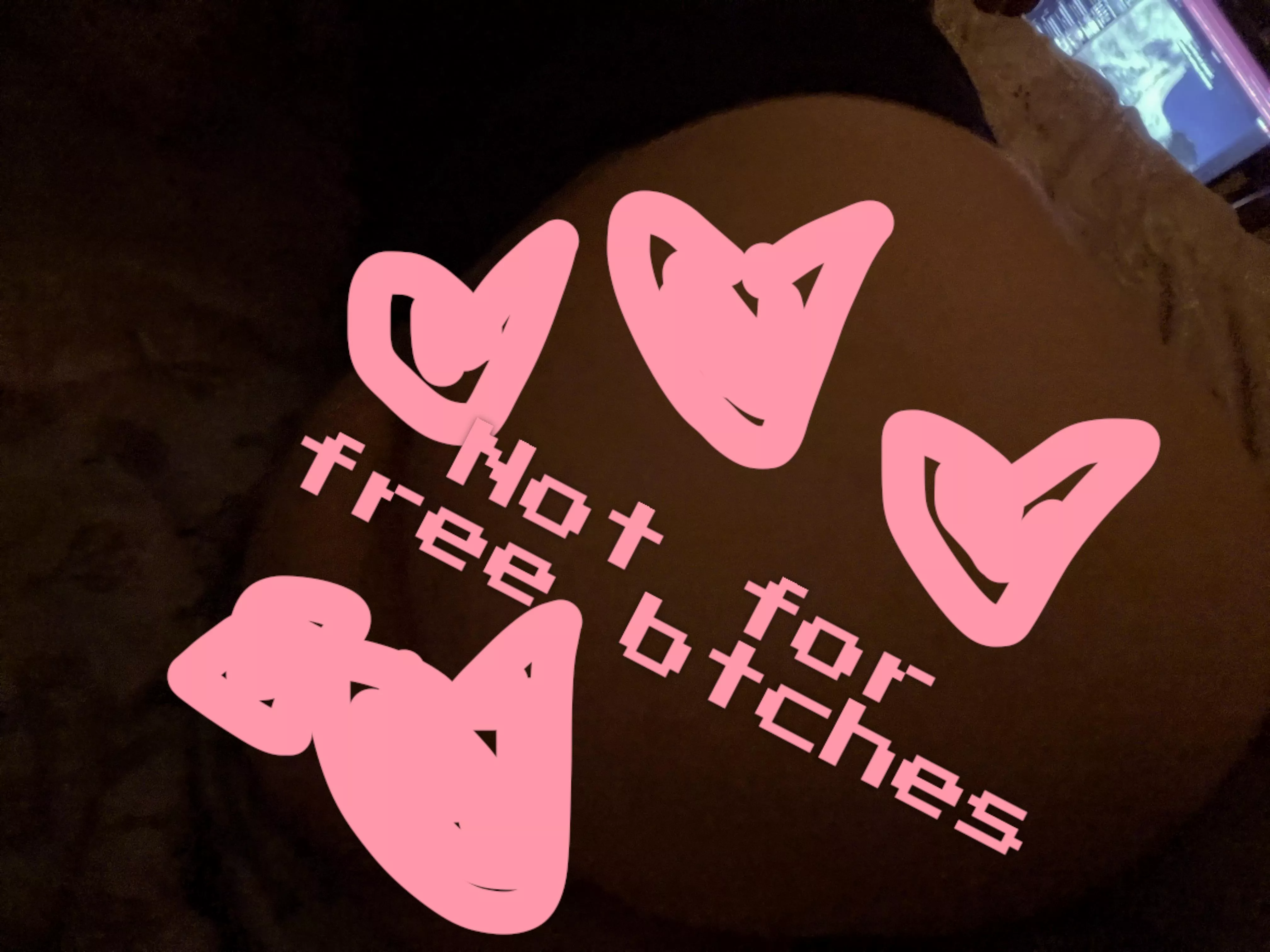 My body owns your wallet. Every time you get paid all you think about is giving it all to me😍