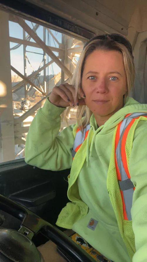 My uniform just happens to be bright 🚧