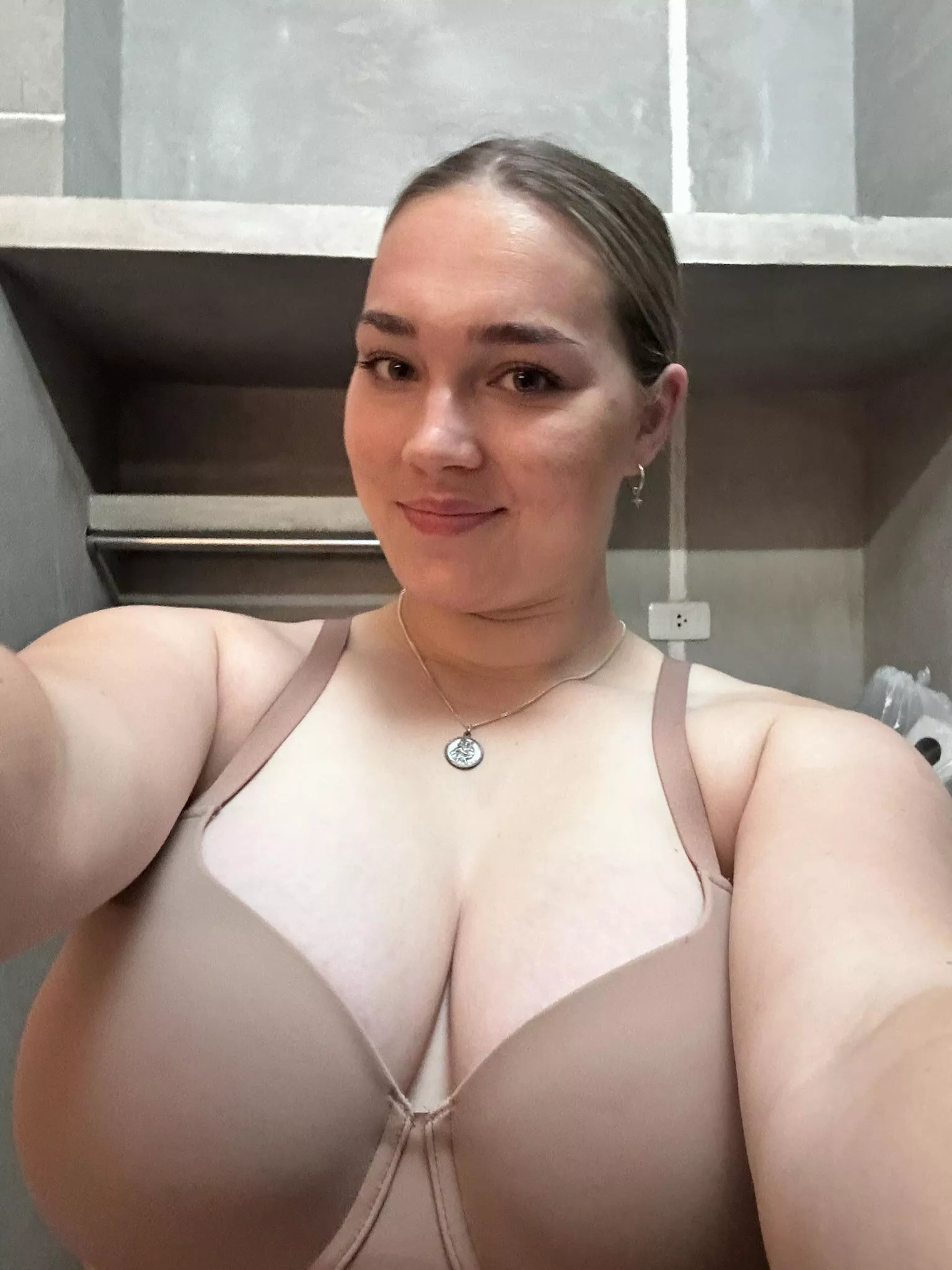 Now that I’m single, I need a man that have 4 inches cock. If you’re confident, send me a DM with a pic to verify.