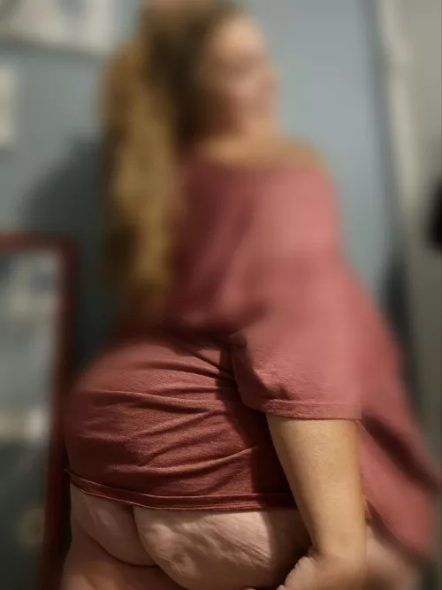 Pregnant hotwife looking for a good time 😈 send me Pictures 📸 