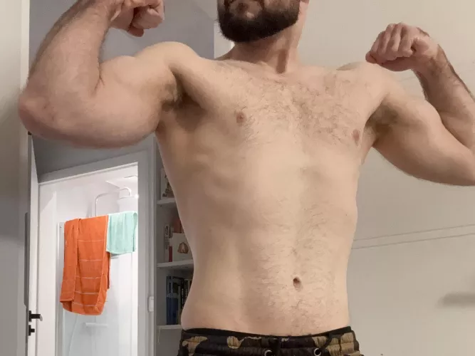 Should I shave my pits? Yes or no?