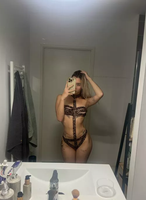 Slutty teen for your pleasure