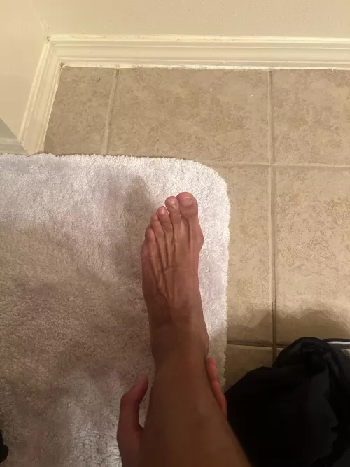 Suck my toes need to be painted 
