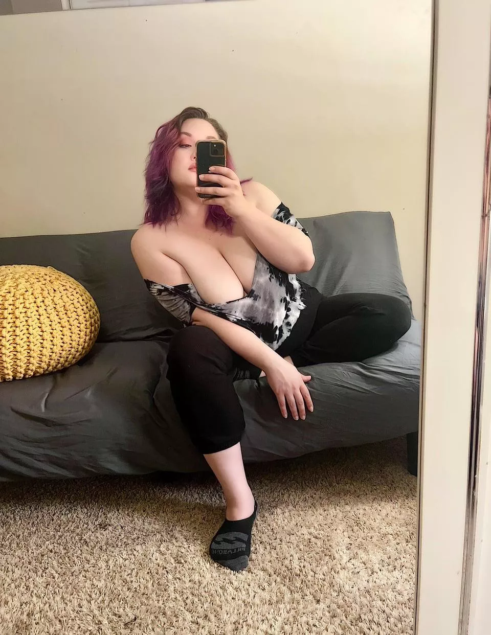 [VA] Don’t let my curves scare you 😉