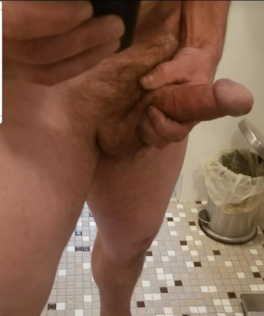 Visiting dilf looking for local syracuse couple for kinky group play.