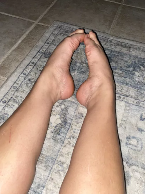 Worship this foot goddess.