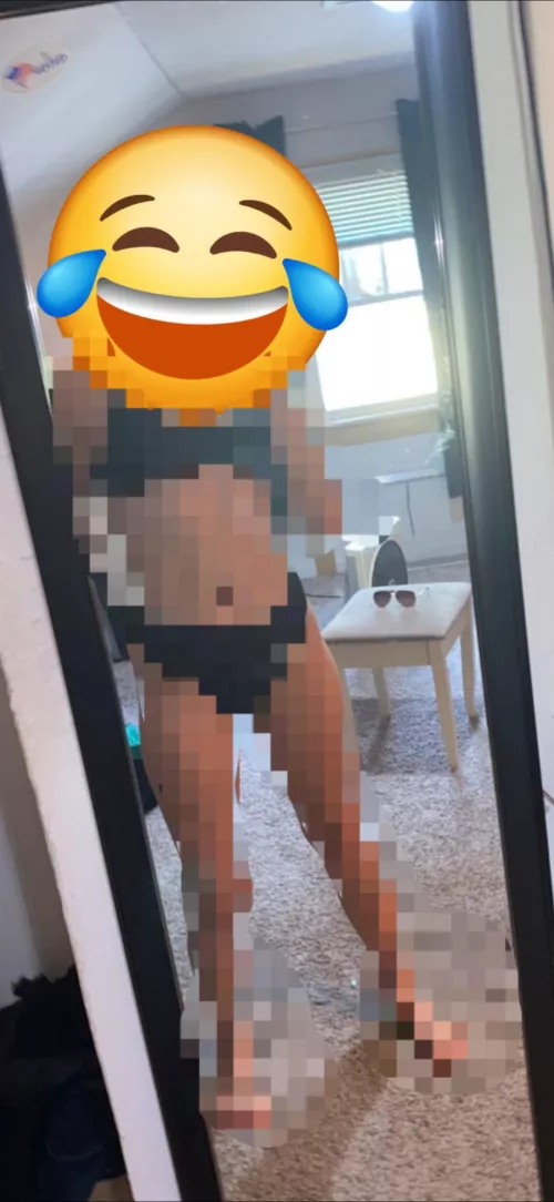 You don't even get feet loser 😂 pathetic 