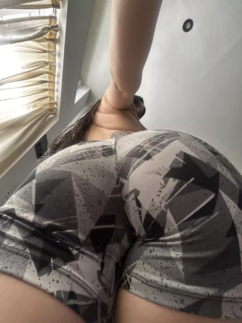 Your biggest dream is to be crushed by a goddess’s ass