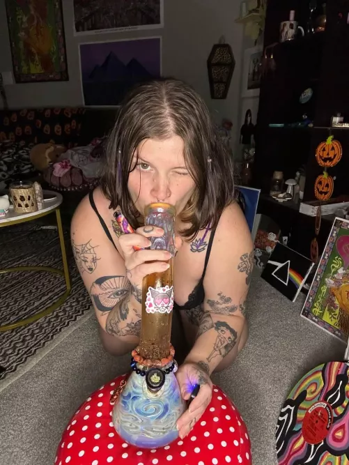 Your fav 420 friendly babe gone wild 😜 