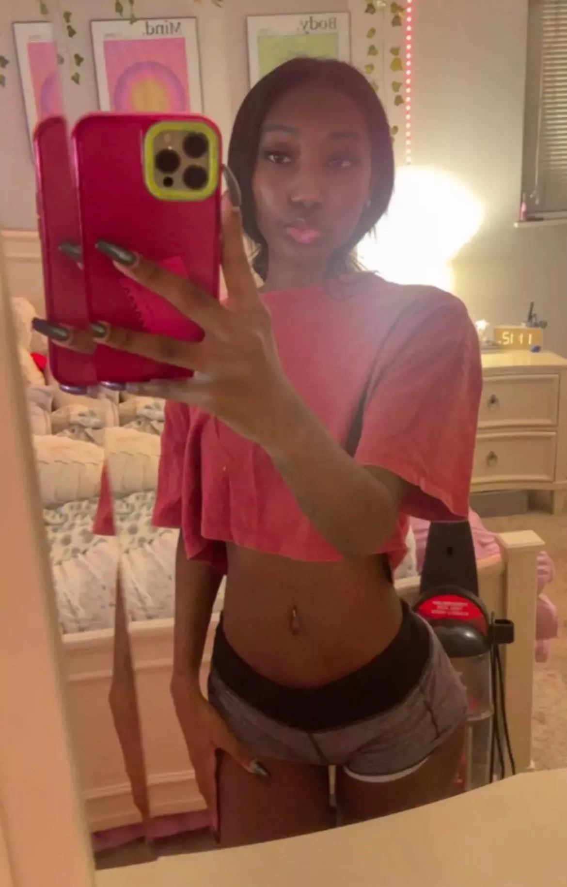 You’re obsessed with me , admit it loser! 🤏🏾😉