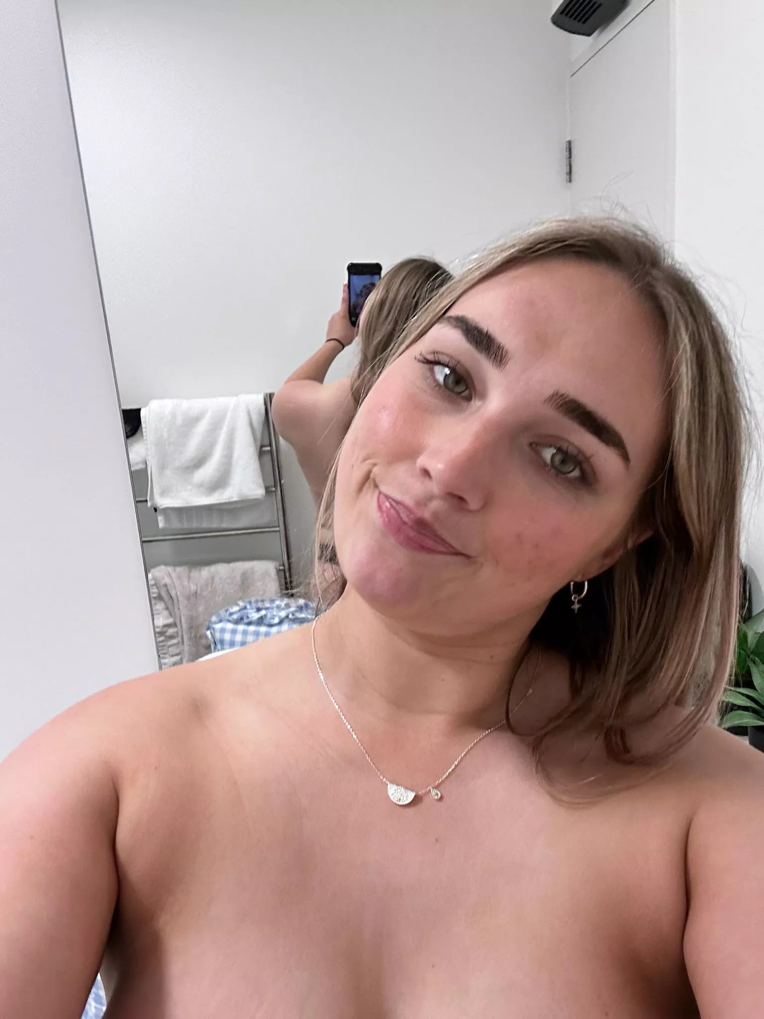 19 [f4m]  just got cheated on, someone pick me up tonight. Preferably someone with a bigger cock than him lolllll. dm me a pic of you and we’ll go from there  dms r open, u gotta verify
