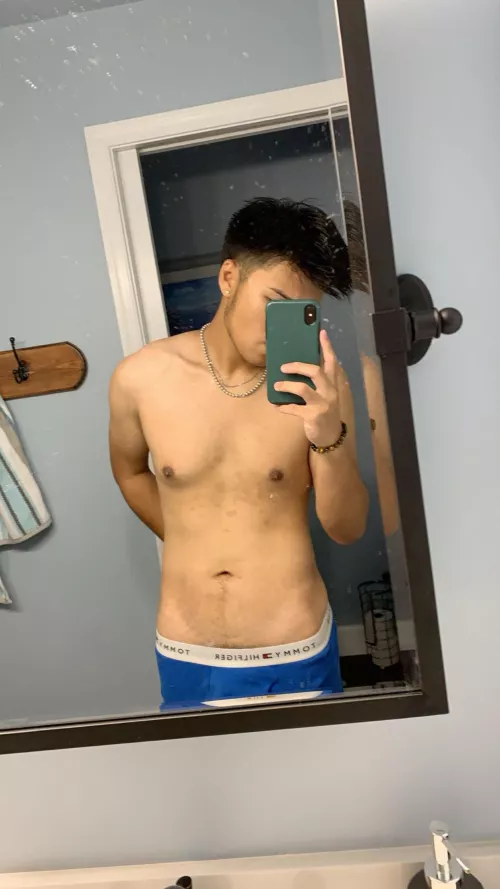 21 M4M Asian show face/convo/ in NYC, be fit and around my age snap: cshxne