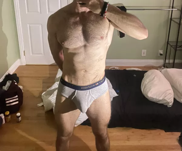 23 in the mood to compare hmu to see who is bigger also down for underwear bulge  sc:sagging19