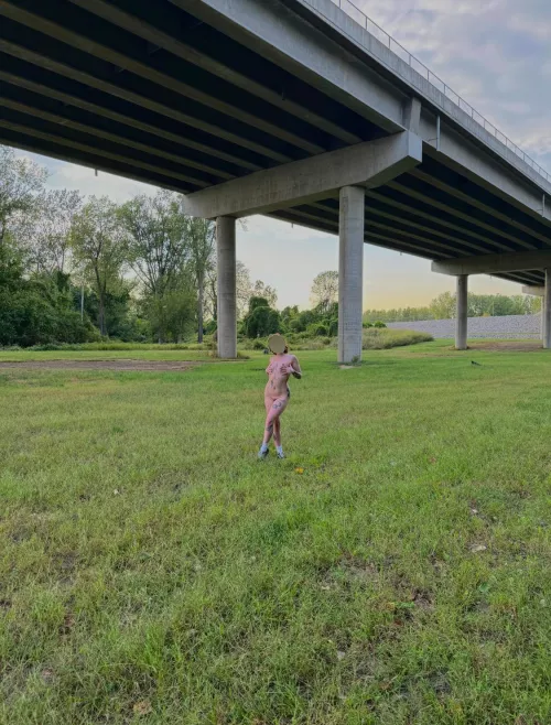 being outside gets me sooo horny