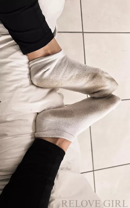 Can I rub my dirty gym sockies on your face?💗🥹 [f22]