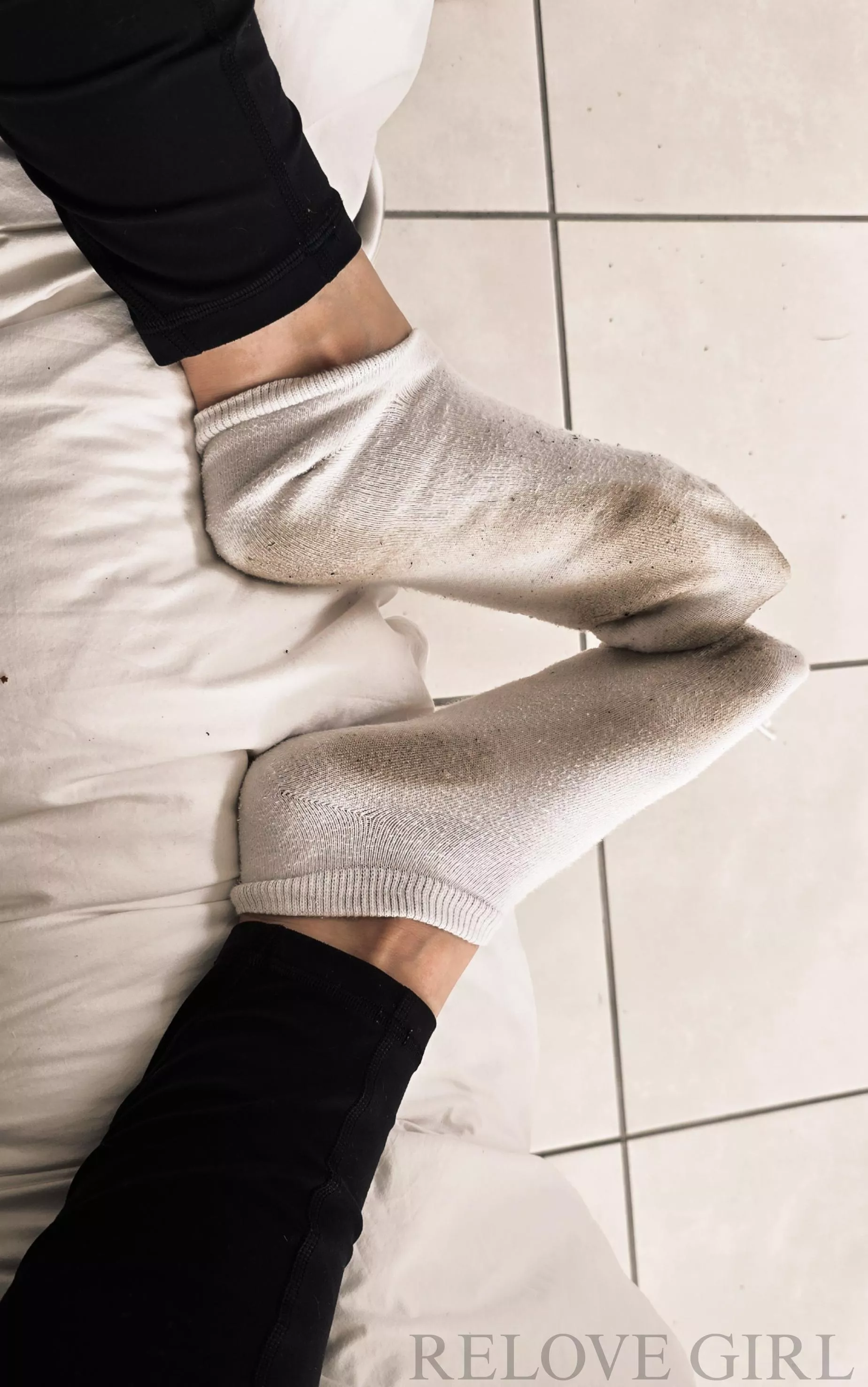 Can I rub my dirty gym sockies on your face?💗🥹 [f22]