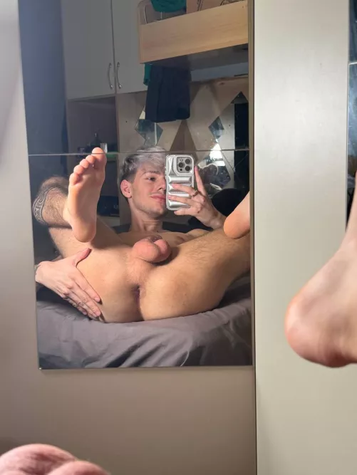 could use help keeping this leg lifted)