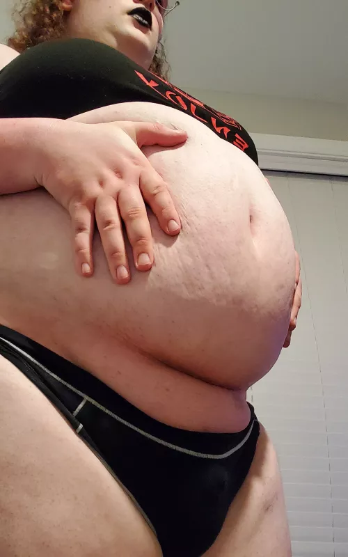 *GgLlOouUrshh* Barely anything left of you in there... *ggRooAnNnaUuNnn* All it would take is one big squeeze 💖