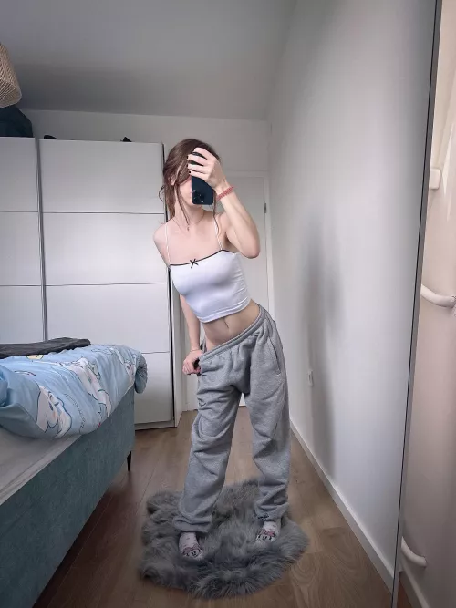 Going to class with this tight outfit underneath