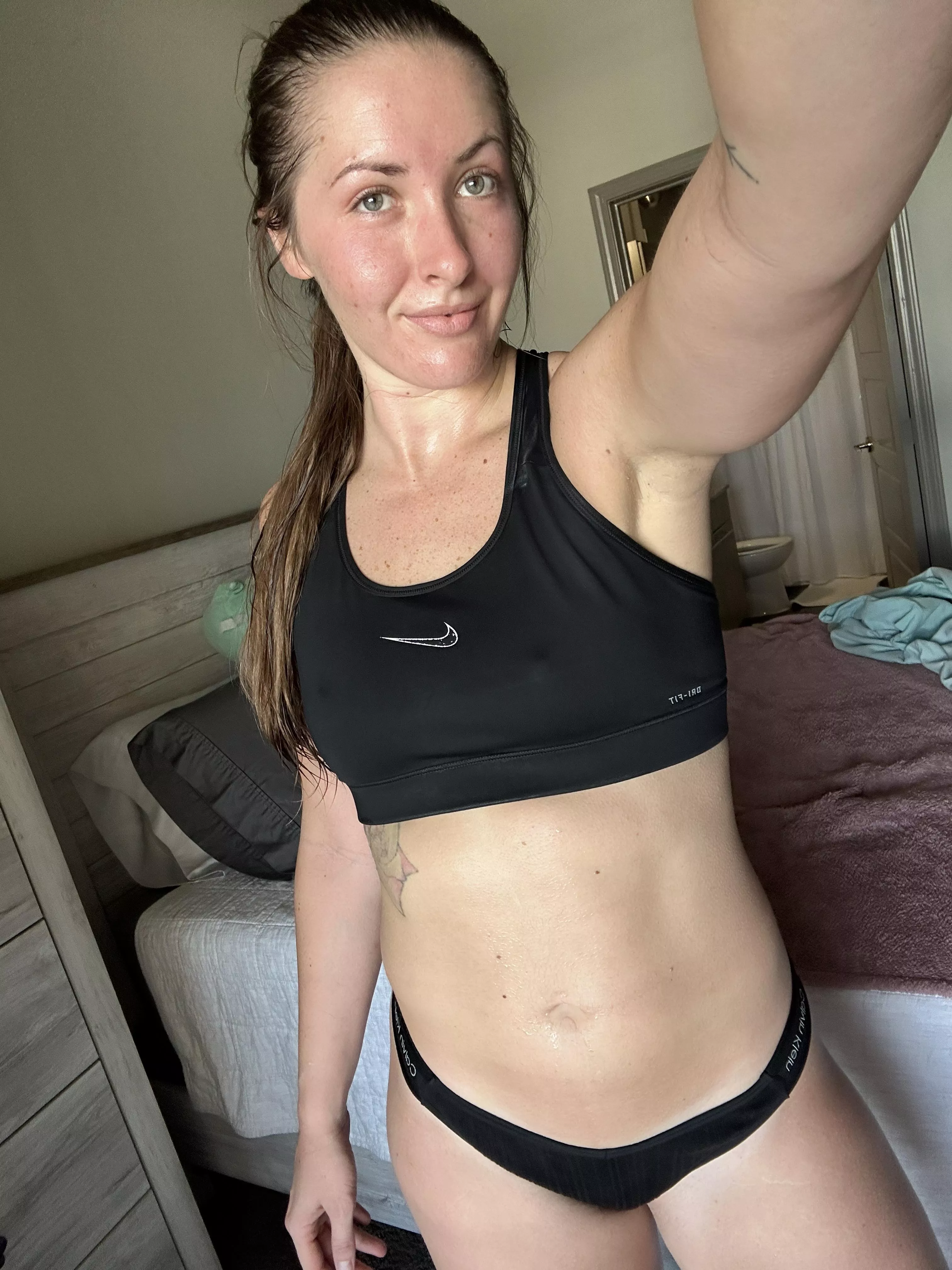 had a light workout but still got a little sweaty :)