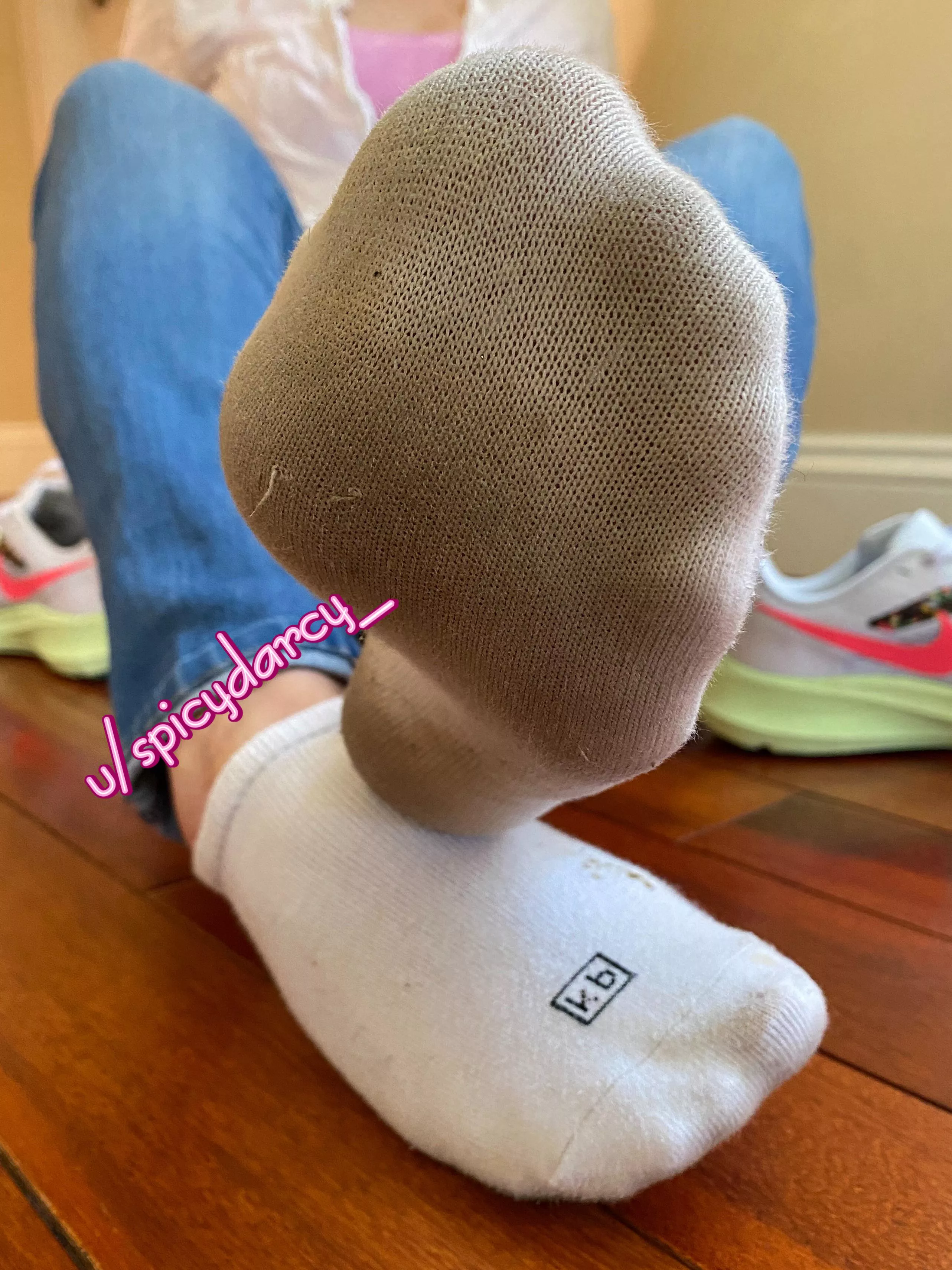 Here is your tasty snack [F]