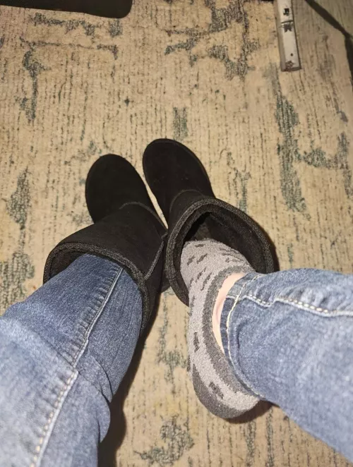 How badly do you wanna sniff my socks [F33]