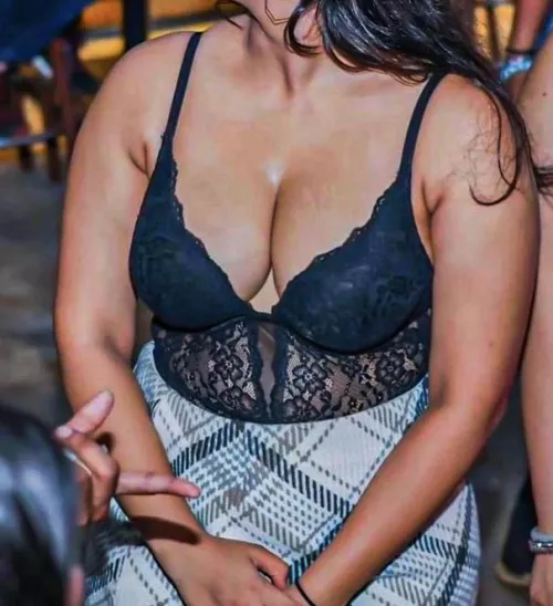 I clearly remember when she was wearing this and one of her male frnd said that kya chuche hai bhosdi ke kash tera boy friend mai hota , It really turned me on btw it comes under exhibition? 