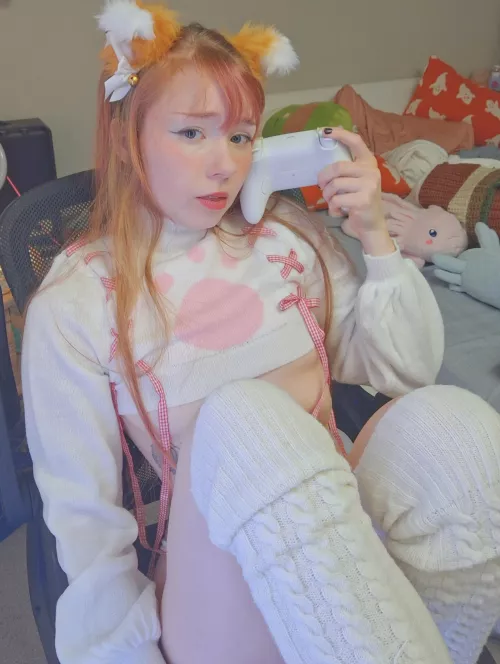 I know daddy's better at video games than me and could probably help /.\