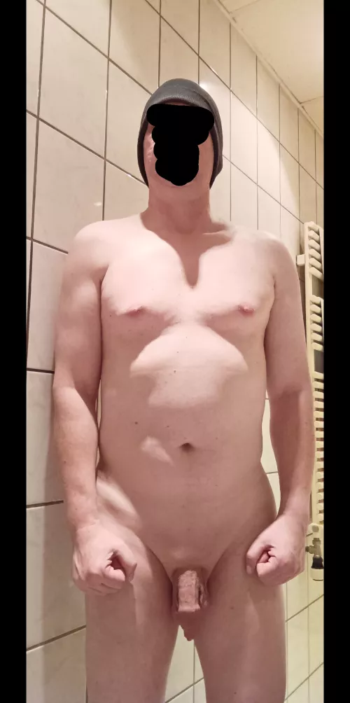 I love to show off naked.