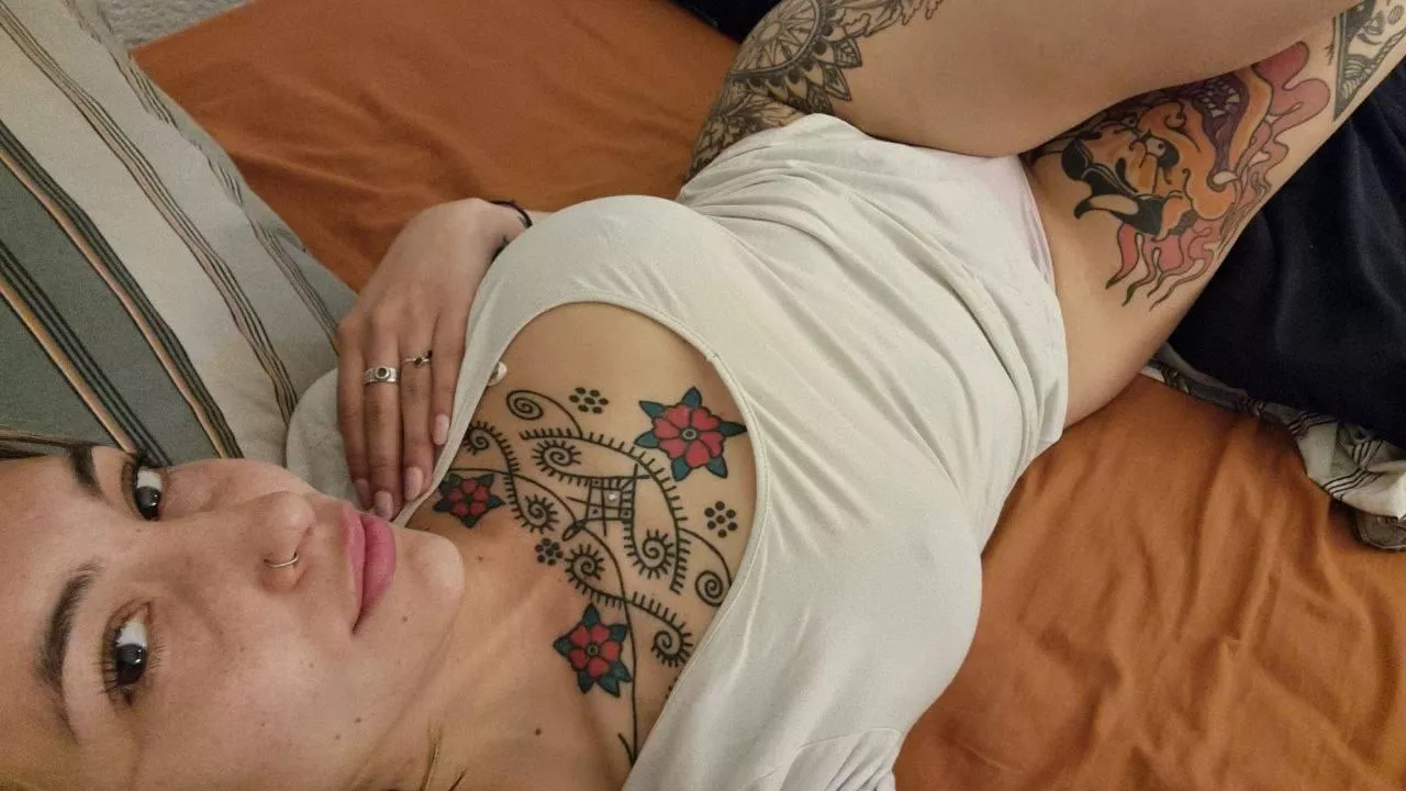 I want to sit on your face before you breed me 
