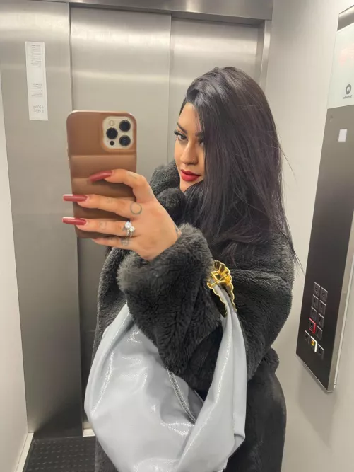 If I told you we could fuck anytime anywhere in the office, whats your reply?
