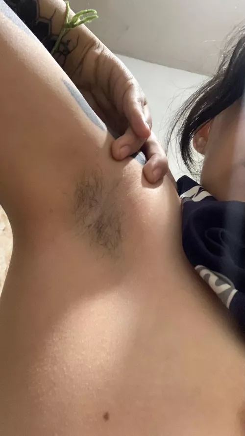 I'm seducing you with my pheromones [hs]