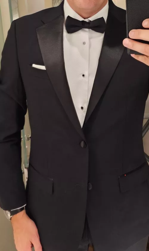 It's awards season at the moment.... always a good excuse to wear the penguin suit. 