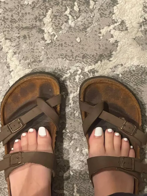 Look how stained birks are! I love wearing them ❤️👣