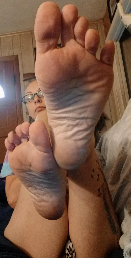 Momma Is Watching You Look At Her Feet!(oc)