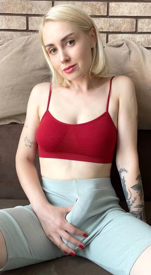 Mommy wants to play.. be a good boy and get on your knees
