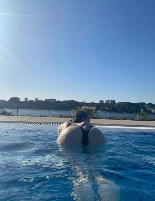 My ass has always had a fetish for being used in the pool