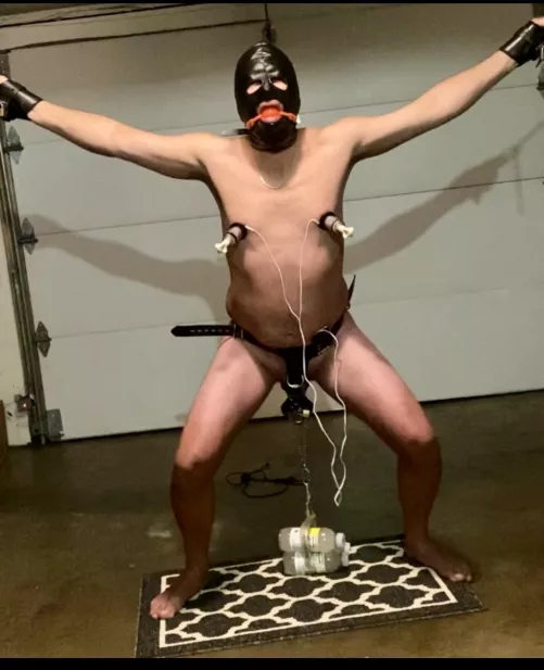 Quite the predicament shocks to my nipples make me lift up the weights with my balls nowhere to go until the ice melts self bondage.
