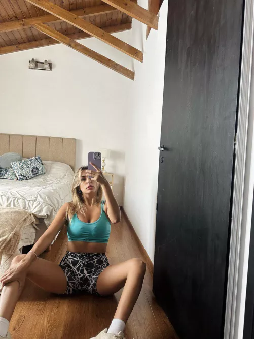 Today was a stretching session at home. I usually do it at the gym, but I stayed home this time.