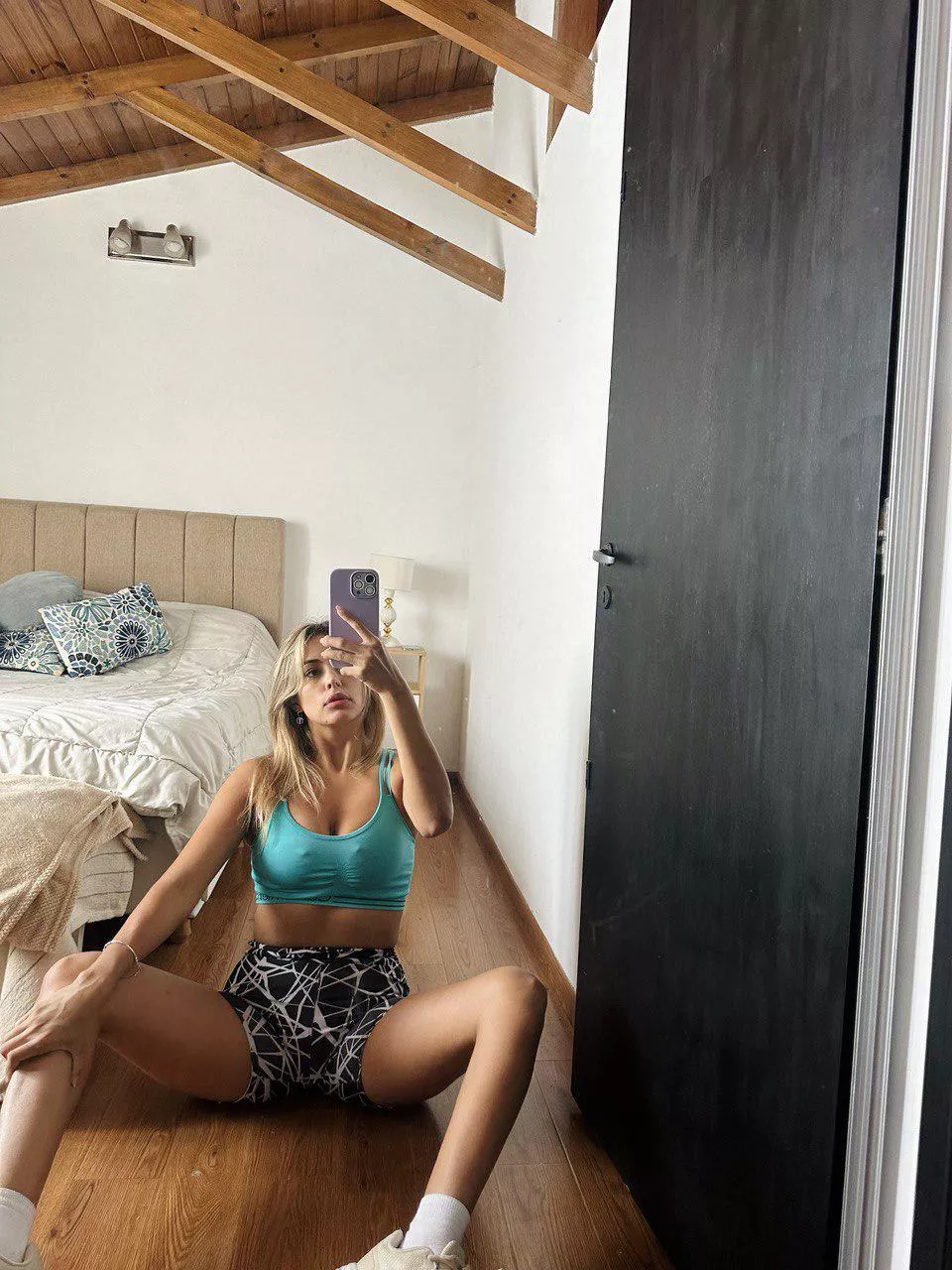 Today was a stretching session at home. I usually do it at the gym, but I stayed home this time.