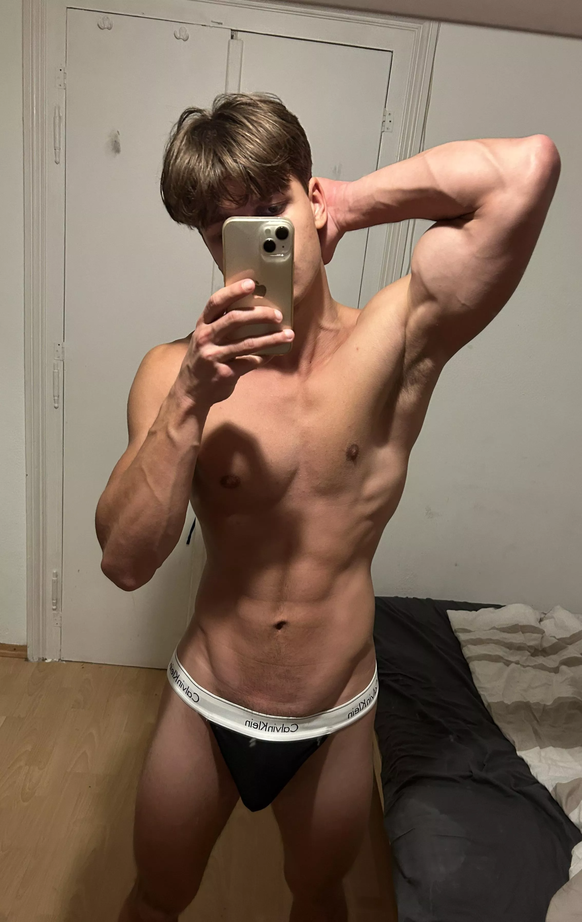 Wanna sniff my musky pit?