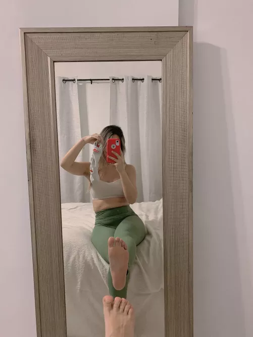 Worship my Japanese gym feet 