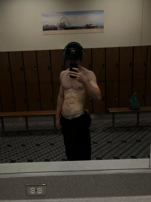 21 [M4MF/F] #california looking to please someone’s wife or singles 