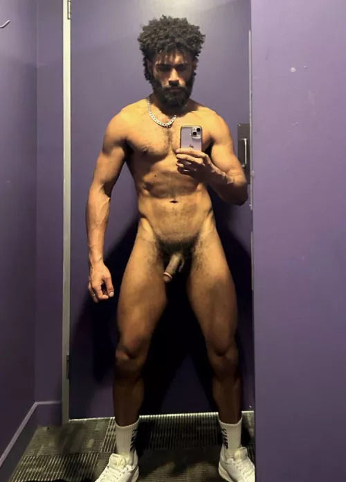 (33) bushy gym bro