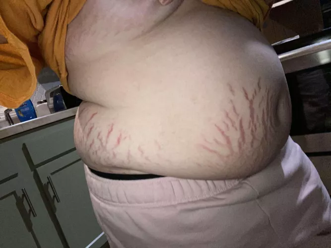 4 burgers, 6 donuts, 8 cans of soda. still hungry🫣 what should i eat next?